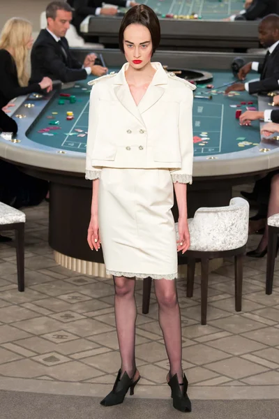Look 30